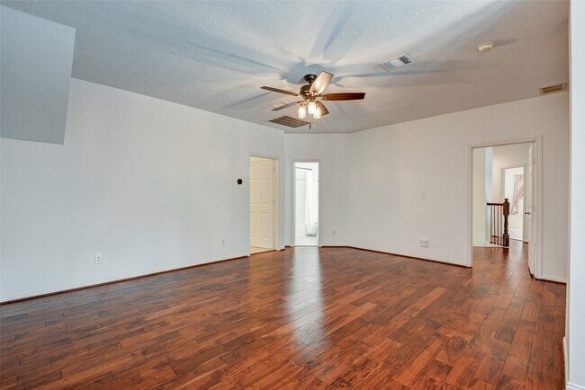 Building Photo - 203 Hazelcrest Dr