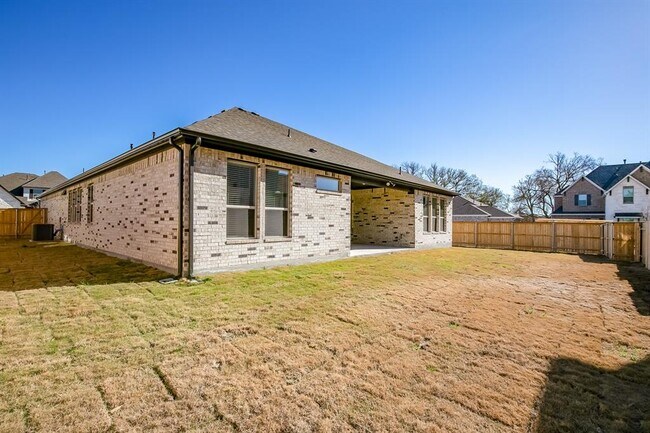 Building Photo - 2900 Miletto Dr