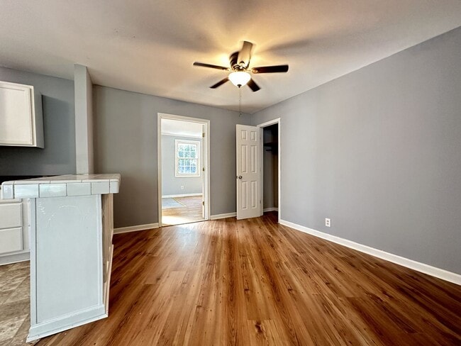Building Photo - 496 Louisiana Ave. Clarksville, TN 37042