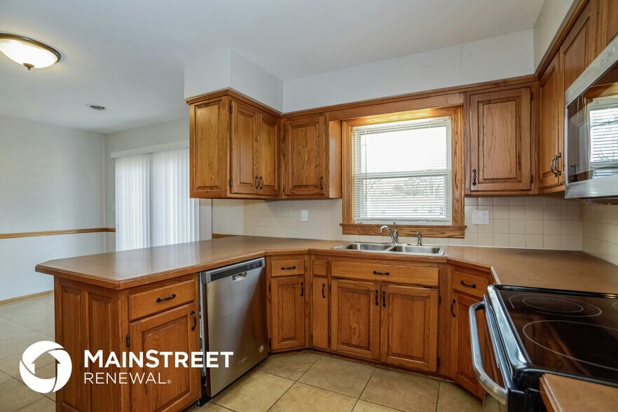 Building Photo - 11212 Lecluyse Dr