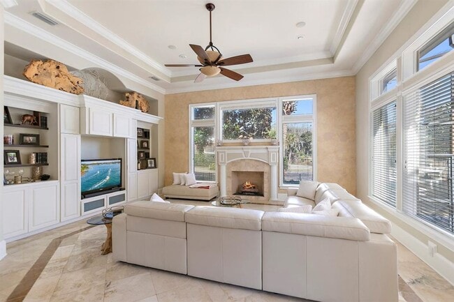 Building Photo - Stunning Lagoon Residence!