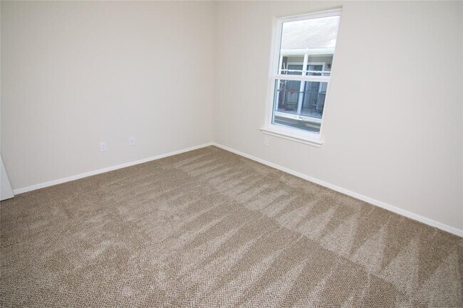 Building Photo - 12039 Clifton Oaks Dr