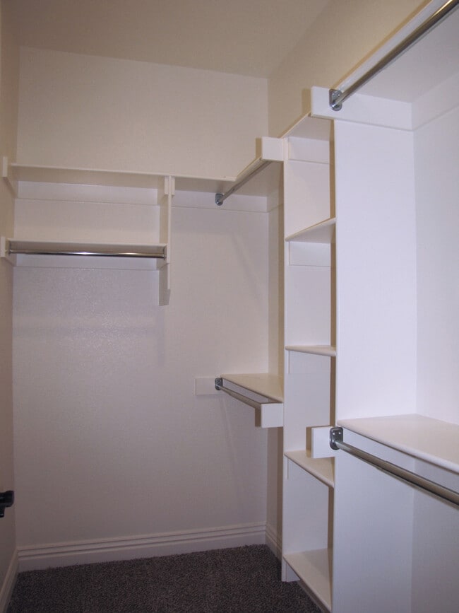 Building Photo - STUNNING 4 Bedroom, 2.5 Bathroom, 2 Car Garage In Fayetteville, AR