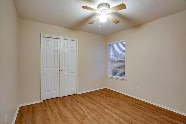 Building Photo - 201 Creek Ledge Dr