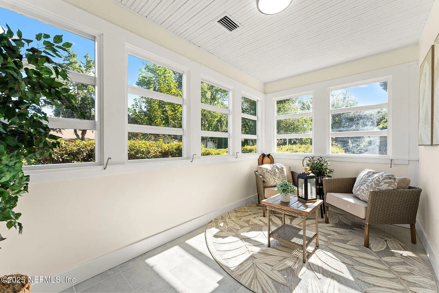 Sun Room - 4744 Glenwood Ave