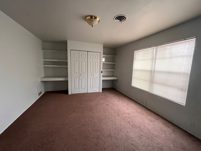 Building Photo - Large home available now!