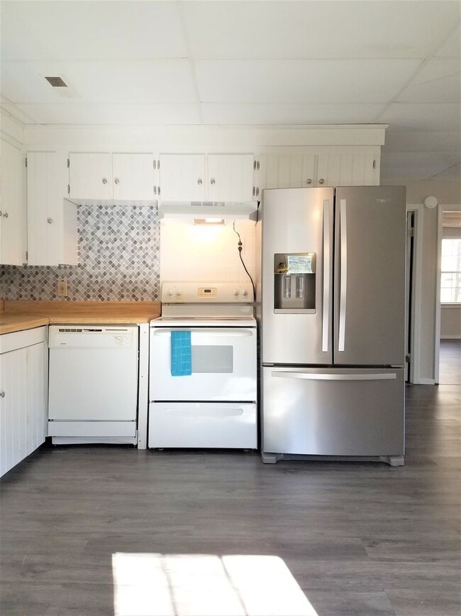 Building Photo - Beautiful 2 Bed Home in Fleetwood!