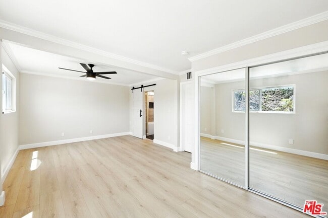 Building Photo - 8853 S Halldale Ave