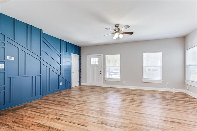 Building Photo - 870 Gaston St SW