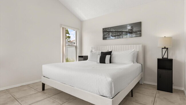 Building Photo - 2600 Avondale Ct