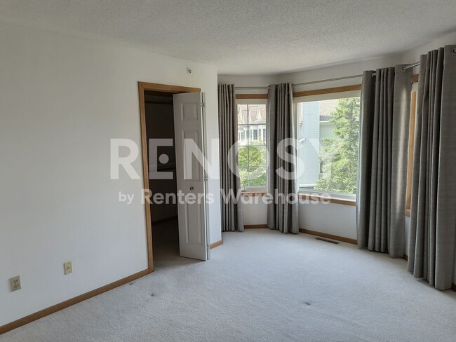 Building Photo - 4BD/2BA in Hopkins Available Now
