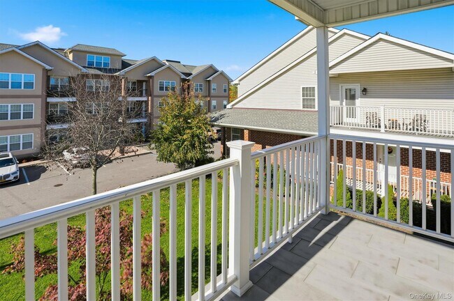 Building Photo - 36 Carney St