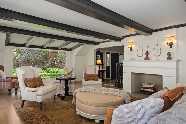 Building Photo - 575 N Beverly Glen Blvd