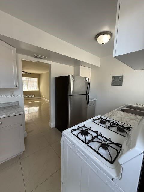 Building Photo - 946 Laurel Dr