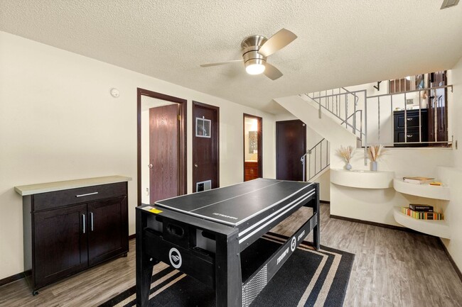 Building Photo - 4303 Eastcrest Cir W