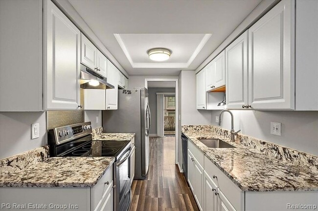 Building Photo - 1432 Oakbrook E Dr