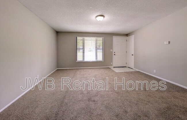 Building Photo - 7762 Lake Park Dr