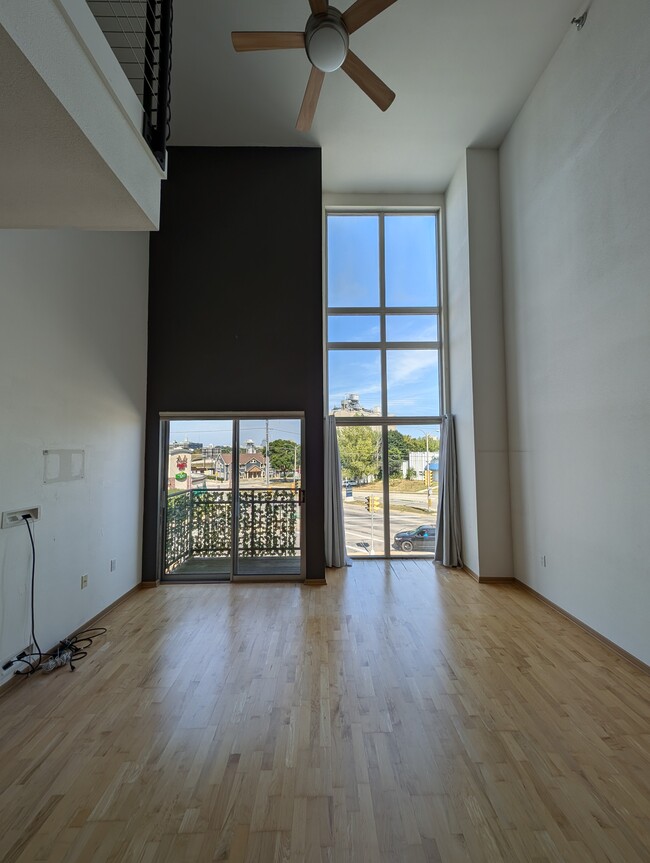 Living room area - 2121 S Kinnickinnic Ave