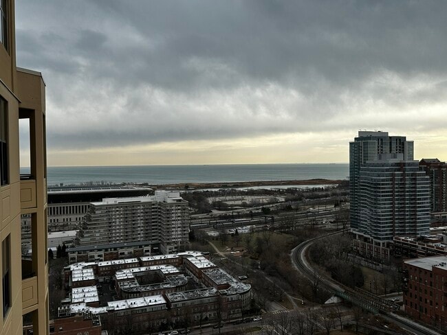 Building Photo - 1464 S Michigan Ave