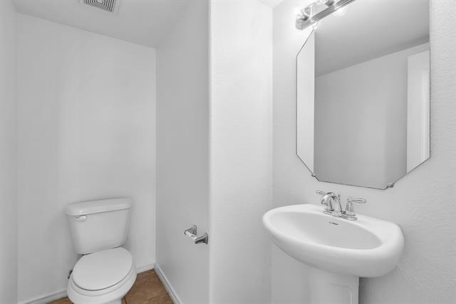 Building Photo - 1711 Twin Hills Way