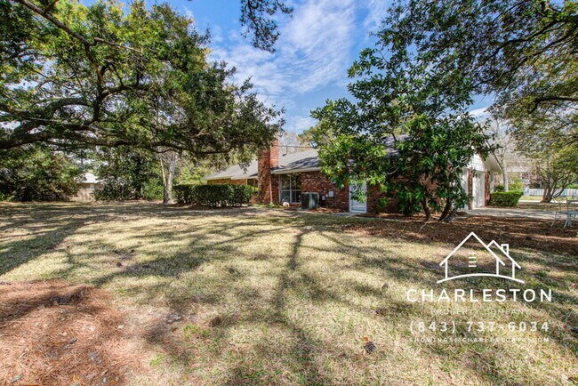 Building Photo - 1805 Chelwood Cir