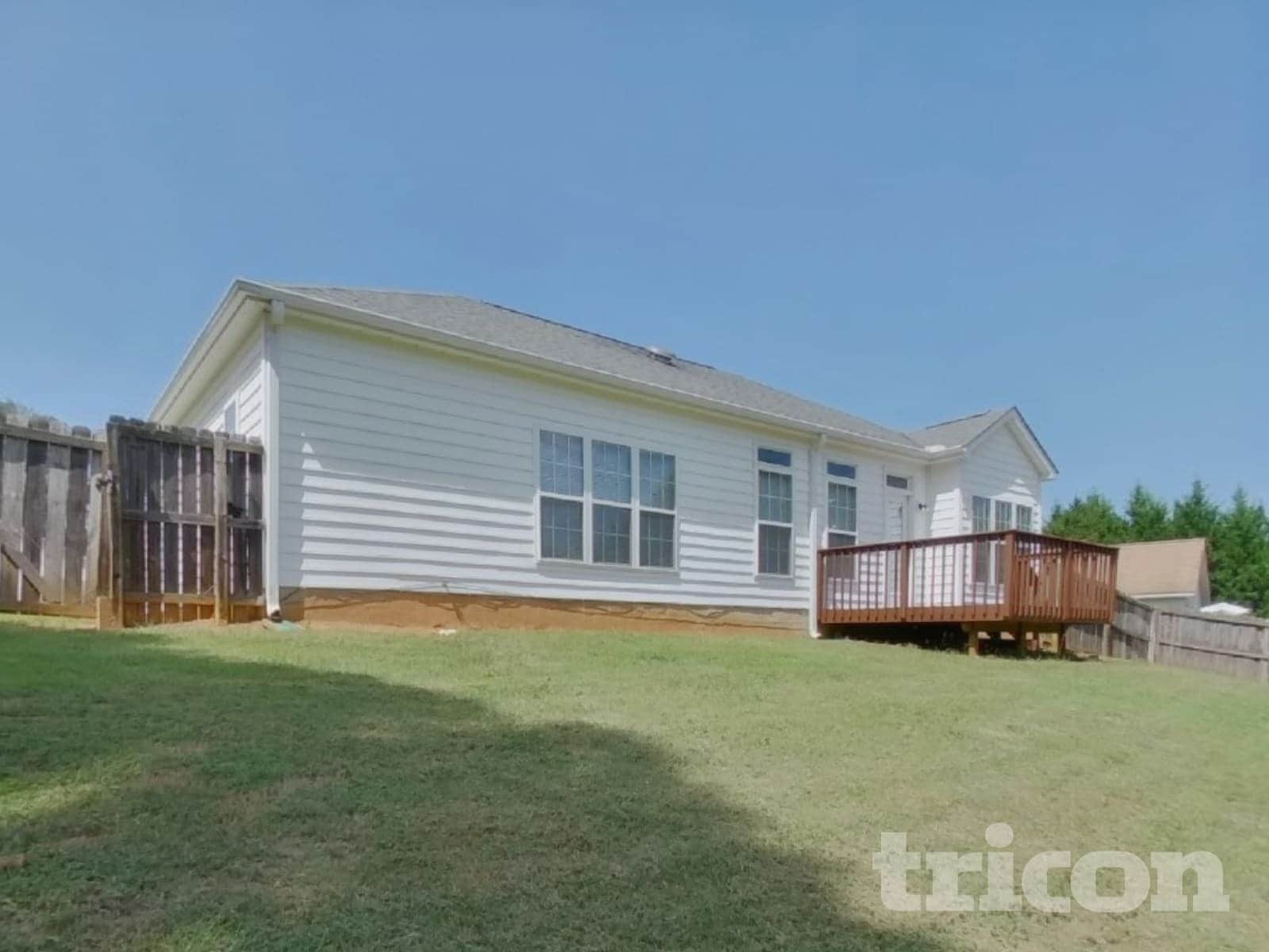 Building Photo - 3004 Dairy Farm Dr