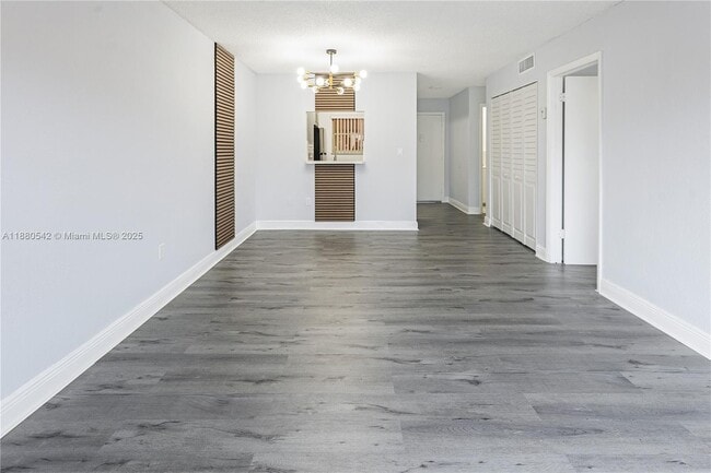 Building Photo - 365 NE 125th St