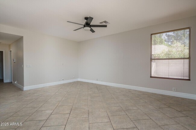 Building Photo - 5951 W Irma Ln