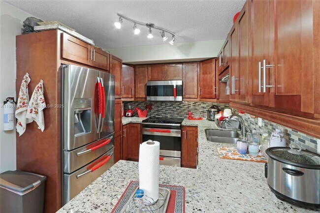 Building Photo - 2075 SW 122nd Ave