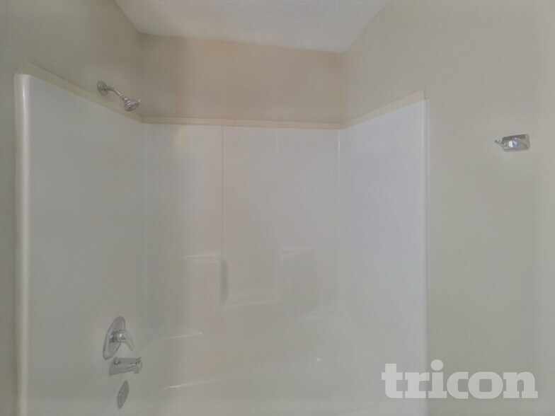 Building Photo - 1444 Riverwood Ct