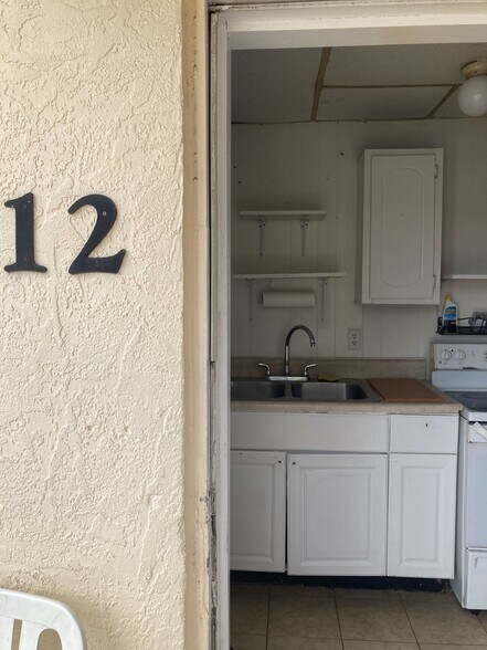 Building Photo - 2102 9th St W