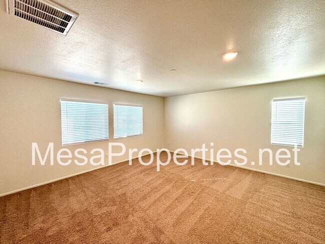 Building Photo - 14173 Mustang Cir