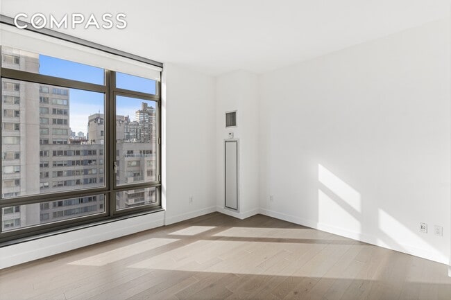 Building Photo - Sun-Soaked Southwest Corner Residence at Cielo