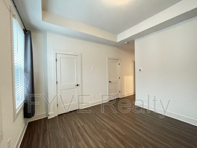 Building Photo - 194 Chestnut Cir