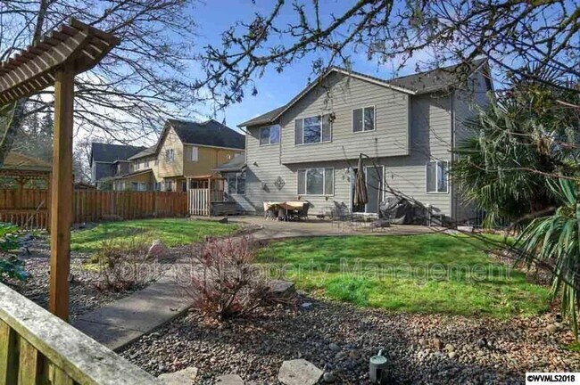Building Photo - 3525 SE Shoreline Dr