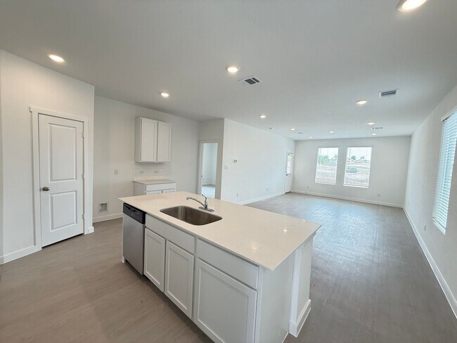 Building Photo - Brand New Lennar Home | 4 Bed | 3.5 Bath |...