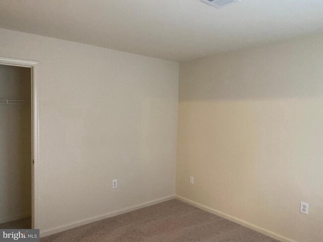 Building Photo - 5604 Gresham Ln