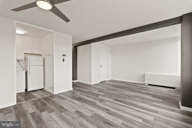 Building Photo - 6631 Wakefield Dr
