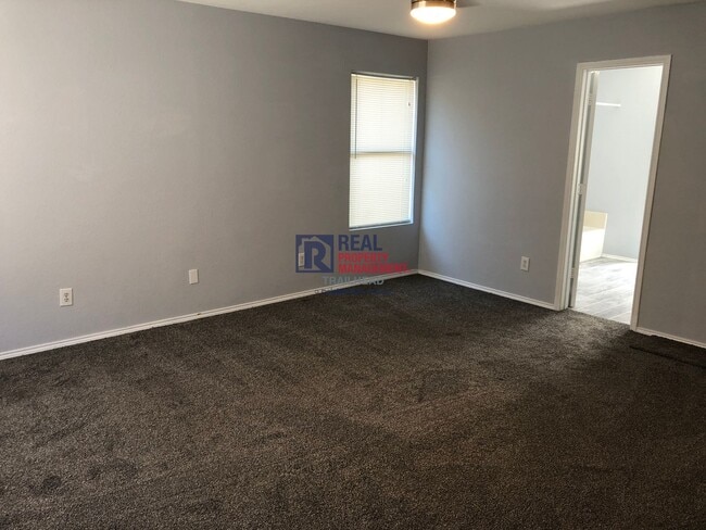 Building Photo - Spacious 3 Bed Home with Open Living, Ensuite Baths & Included Appliances