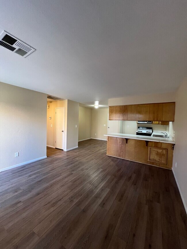 Building Photo - 8609 Lyn River Ct
