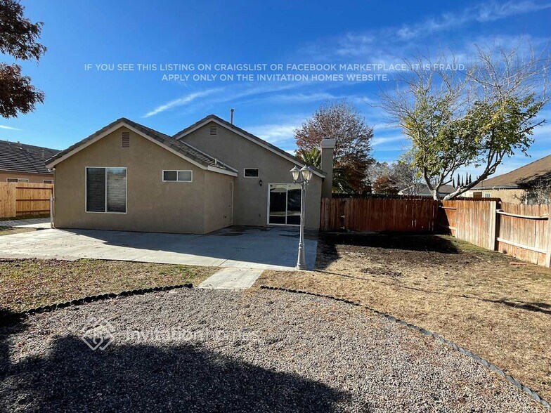 Building Photo - 42550 Blossom Dr