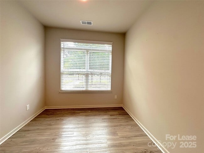 Building Photo - 228 Overstone Ct