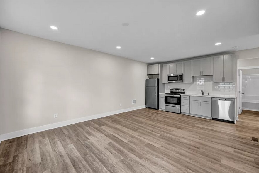 Building Photo - 28 E Water St