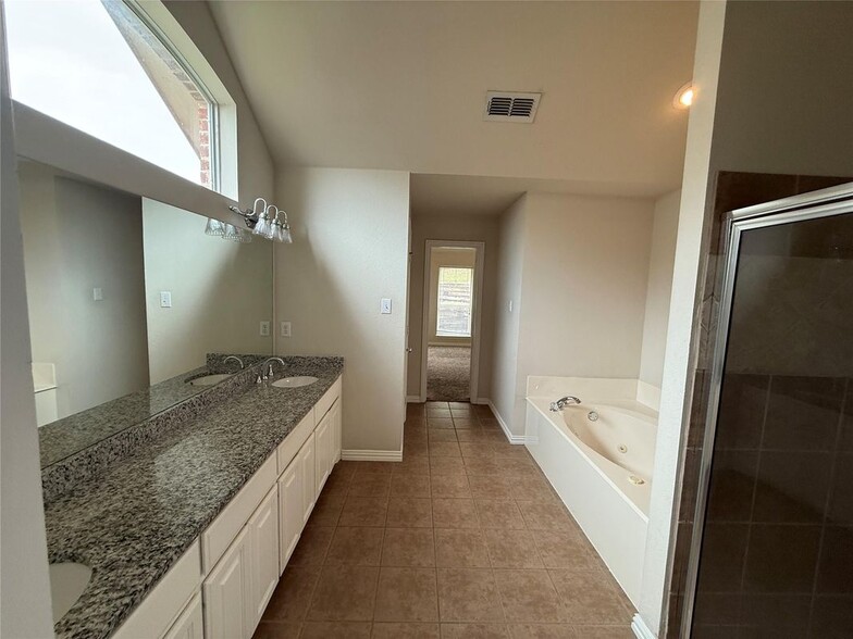 Building Photo - 7341 Chambers Ln