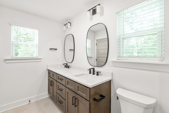 Building Photo - Stunning New Construction Townhome