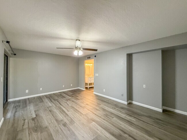 Building Photo - 5110 N 31st Way