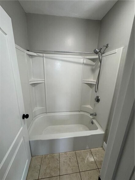 Building Photo - 95 Mulberry St