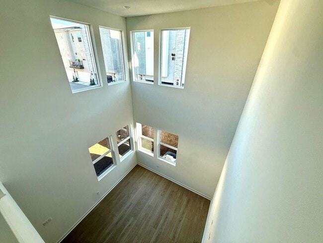 Building Photo - LIVE IN A NEW HOME!