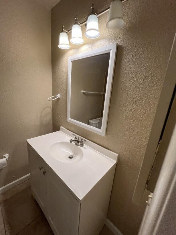 Building Photo - 157 W Inglewood St