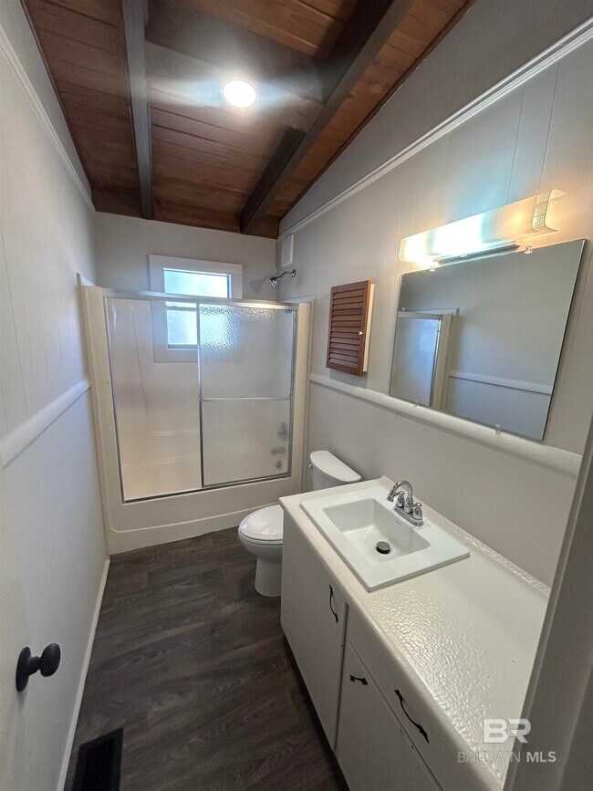 Building Photo - 11656 -A Magnolia St